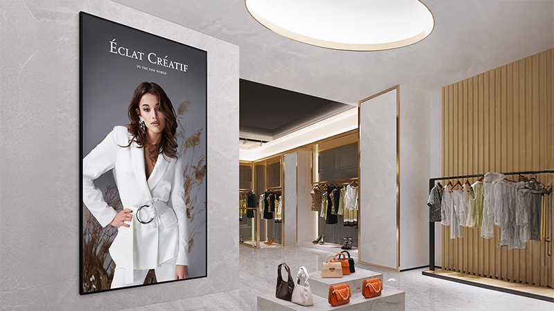 QMC Crystal UHD Display