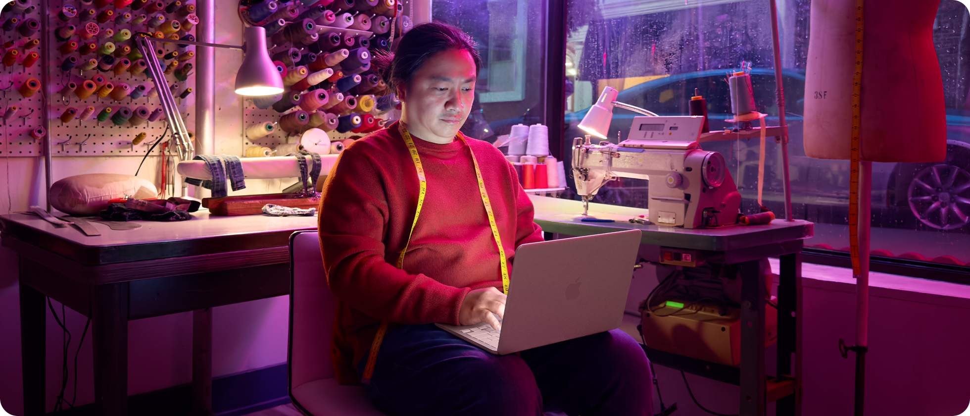 3594621 Apple Macbook Neo L06 Lifestyle